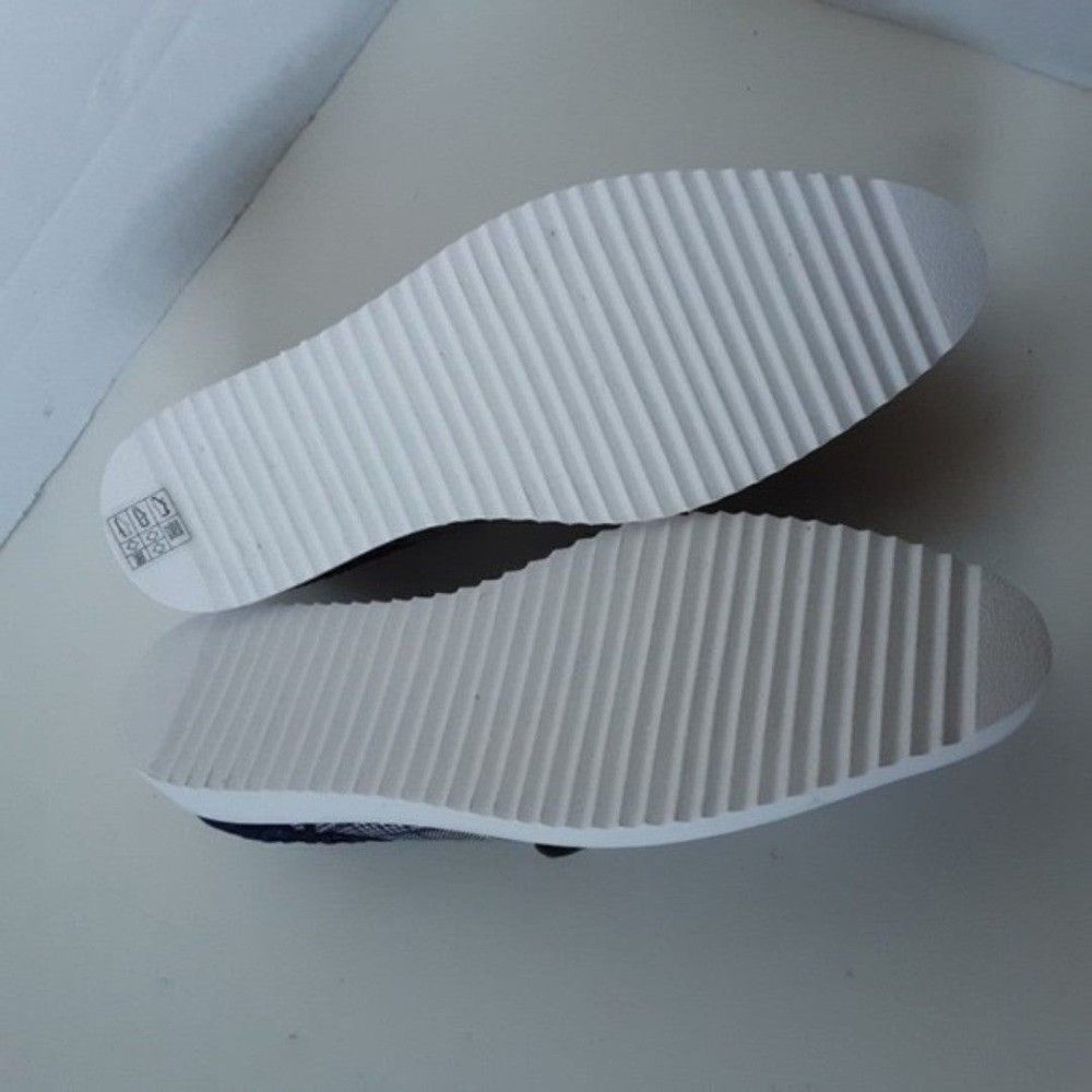 Karl Lagerfeld Women's Loafer size 7M Shoes - Picture 2 of 9